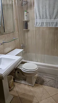 Rented by Avenues Real Estate | media 12