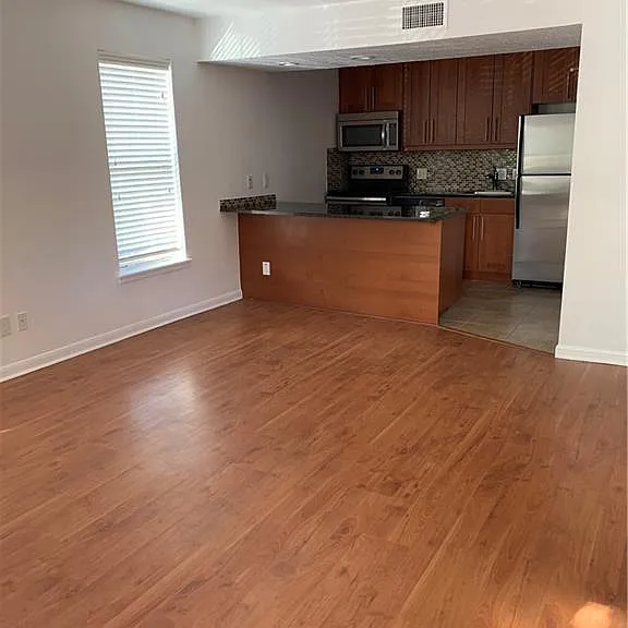 7685 Northcross Dr #725 — Photo 3