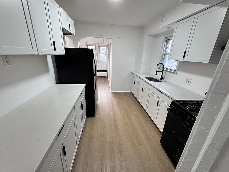 1580 Summit Ave #2 — Photo 7