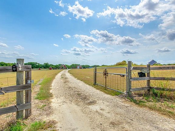 3rd image of 1140 County Road 333