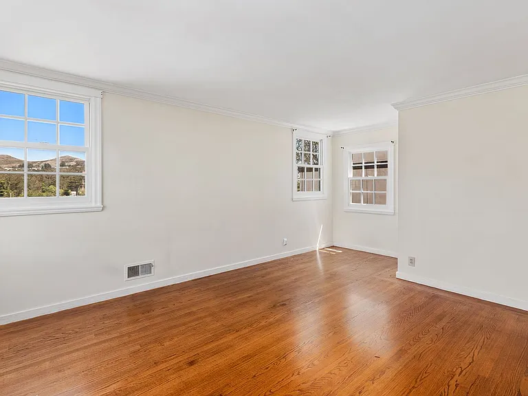 80 Castenada Ave — Photo 30