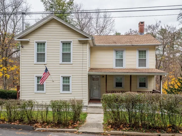 27 High St, New Hartford, CT 06057