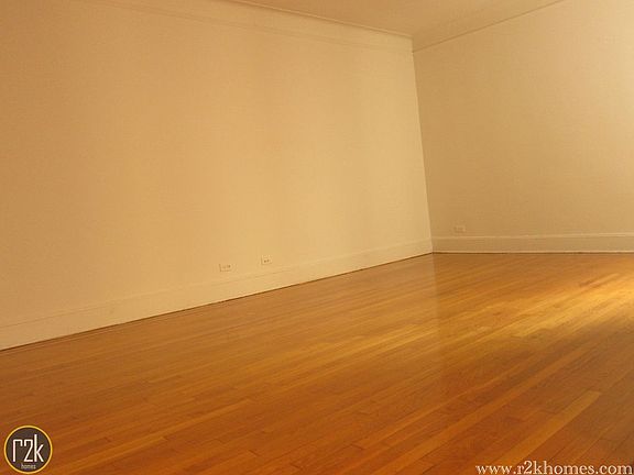 3rd image of 2816 34th St #4C