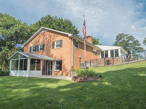 4th image of 766 Orchard Lake Dr