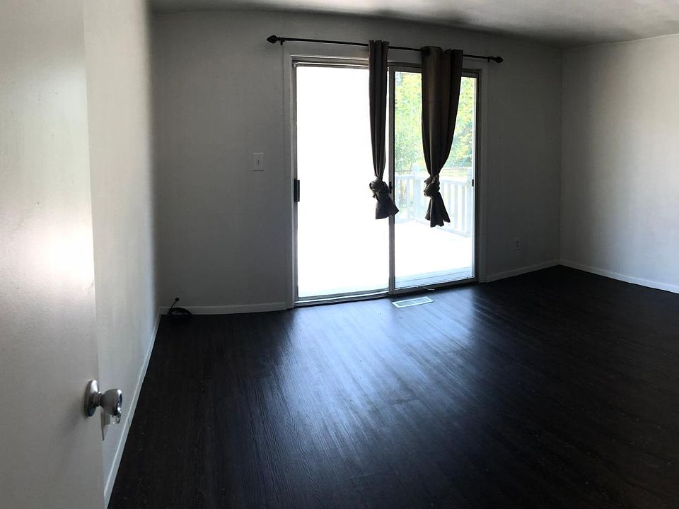 1st image of 614 W Sheridan Ct APT B