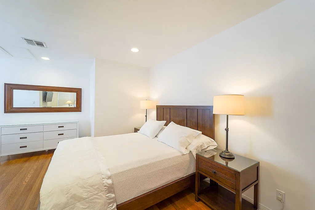 Studio, 361 sqft, $3,550 — Photo 2