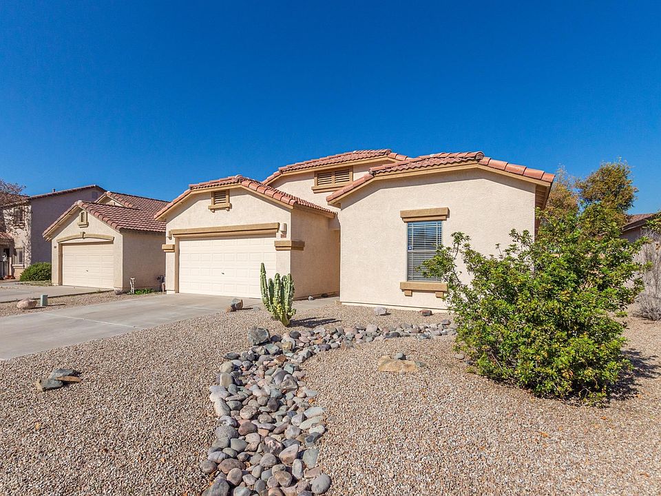 1st image of 2082 E Paso Fino Dr