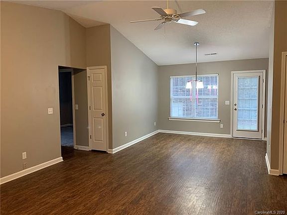 3rd image of 122 Lismark Dr