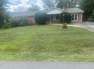 2532 Forest Hill Dr, Draper, VA 24324