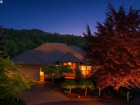9234 NW Hopedale Ct, Portland, OR 97229