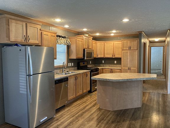 3rd image of 417 N 14th Pl #154