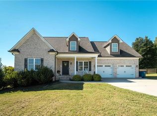 127 Elberon Ct, Mocksville, NC 27028