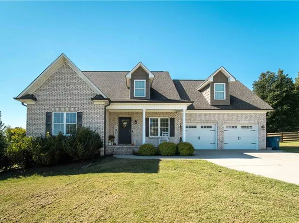127 Elberon Ct, Mocksville, NC 27028