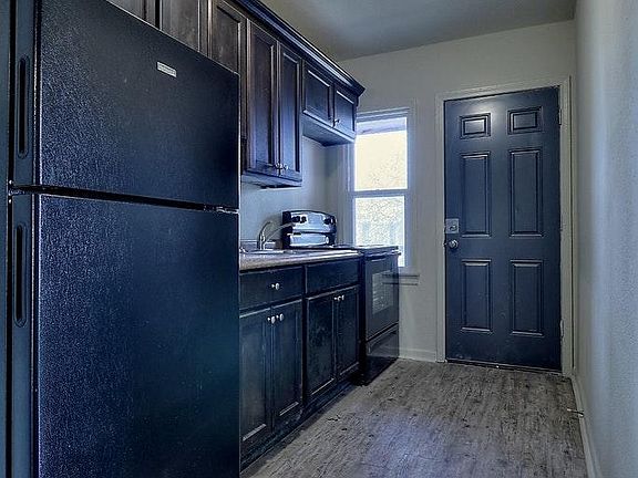 5th image of 2912 Lockridge Ave