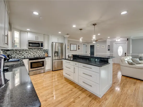 1453 SE 15th St, Cape Coral, FL 33990