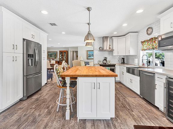 5th image of 1485 NE 57th Street