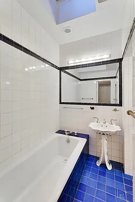 Rented by Hecht Group | media 13