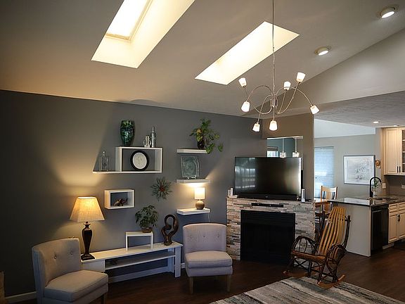 3rd image of 5207 Eagles Nest Ln