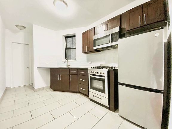 5th image of 223 W 105th St APT 3fe
