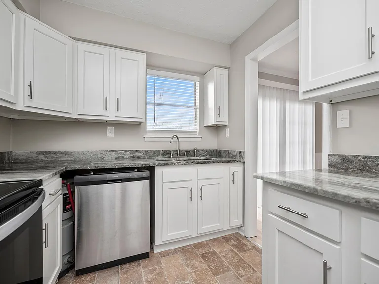 421 Redding Rd #118 — Photo 12