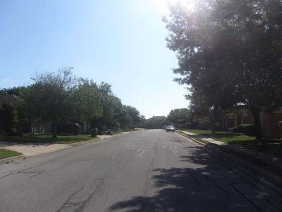 5th image of 1119 Disraeli Cir