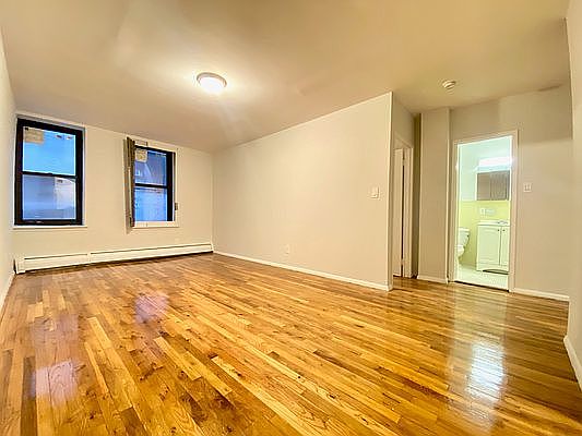 2nd image of 152 Parkside Ave #2