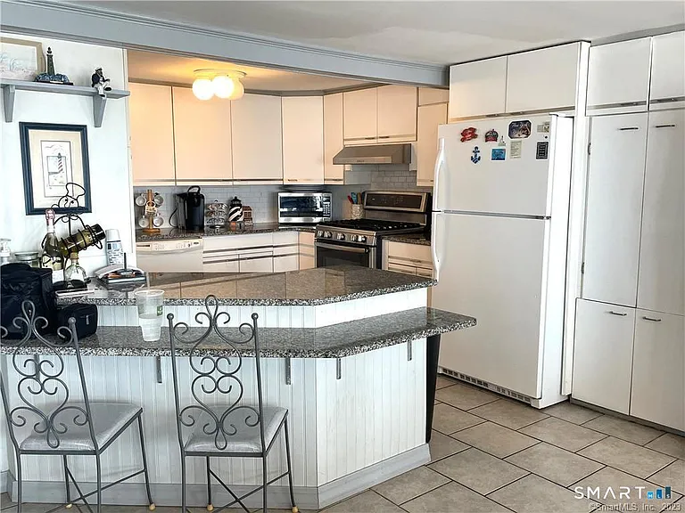 39 Pepperidge Ave — Photo 7