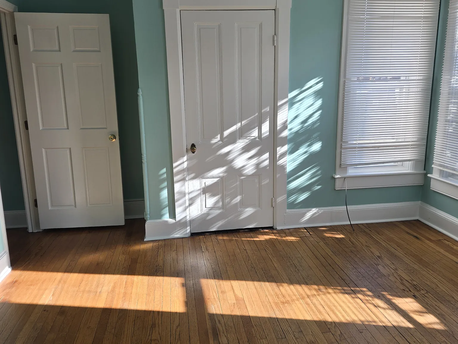 501 W King St — Photo 4