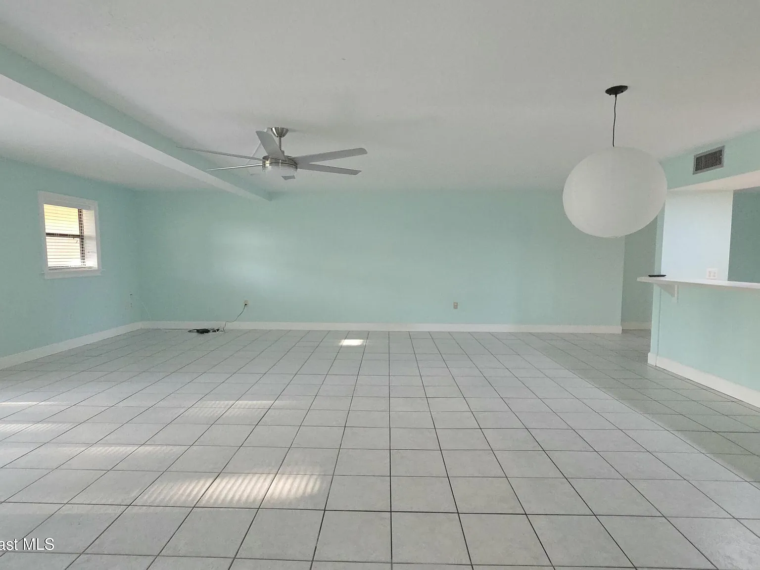3 bed, 2.0 bath, 1800 sqft, $2,500 — Photo 3