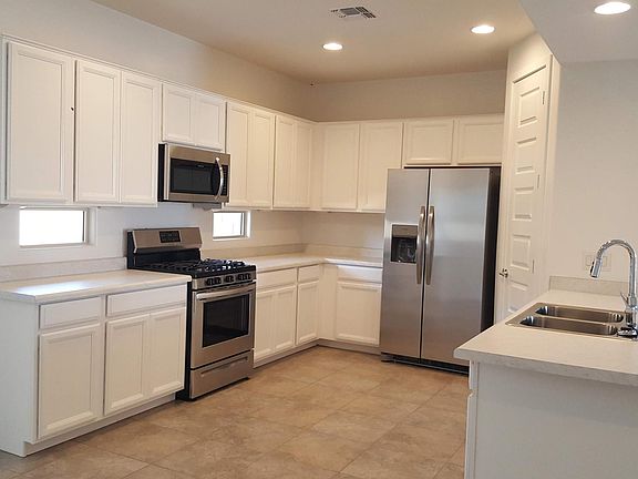 3rd image of 16382 Questa Dr