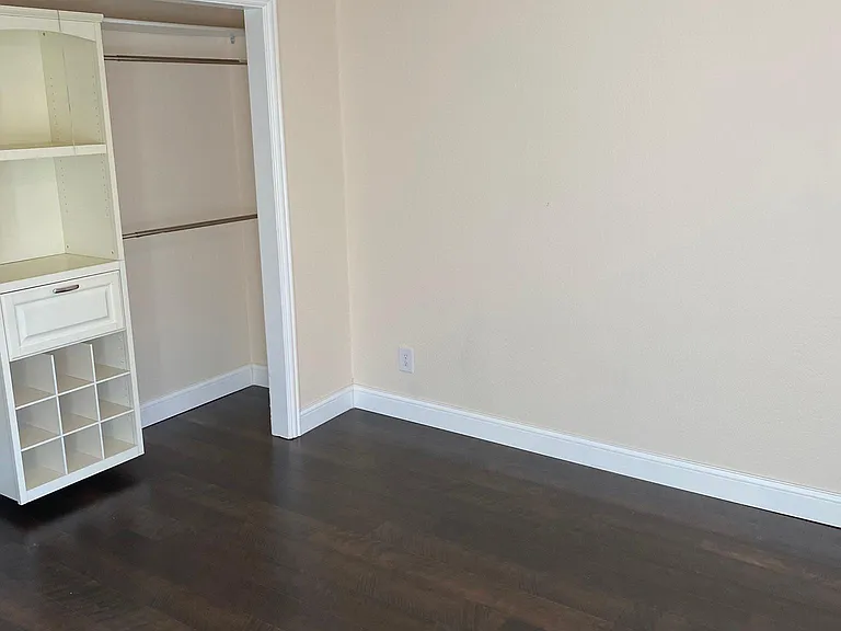 2421 Lakeview Cir — Photo 19