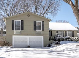 9808 Riggs St, Overland Park, KS 66212