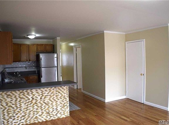 2nd image of 2927 Martin Ct