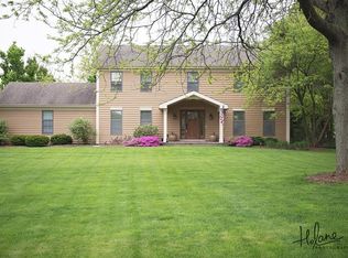 9N619 Santa Fe Trl, Elgin, IL 60124