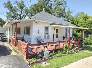 208 W Clay St, Osceola, IA 50213