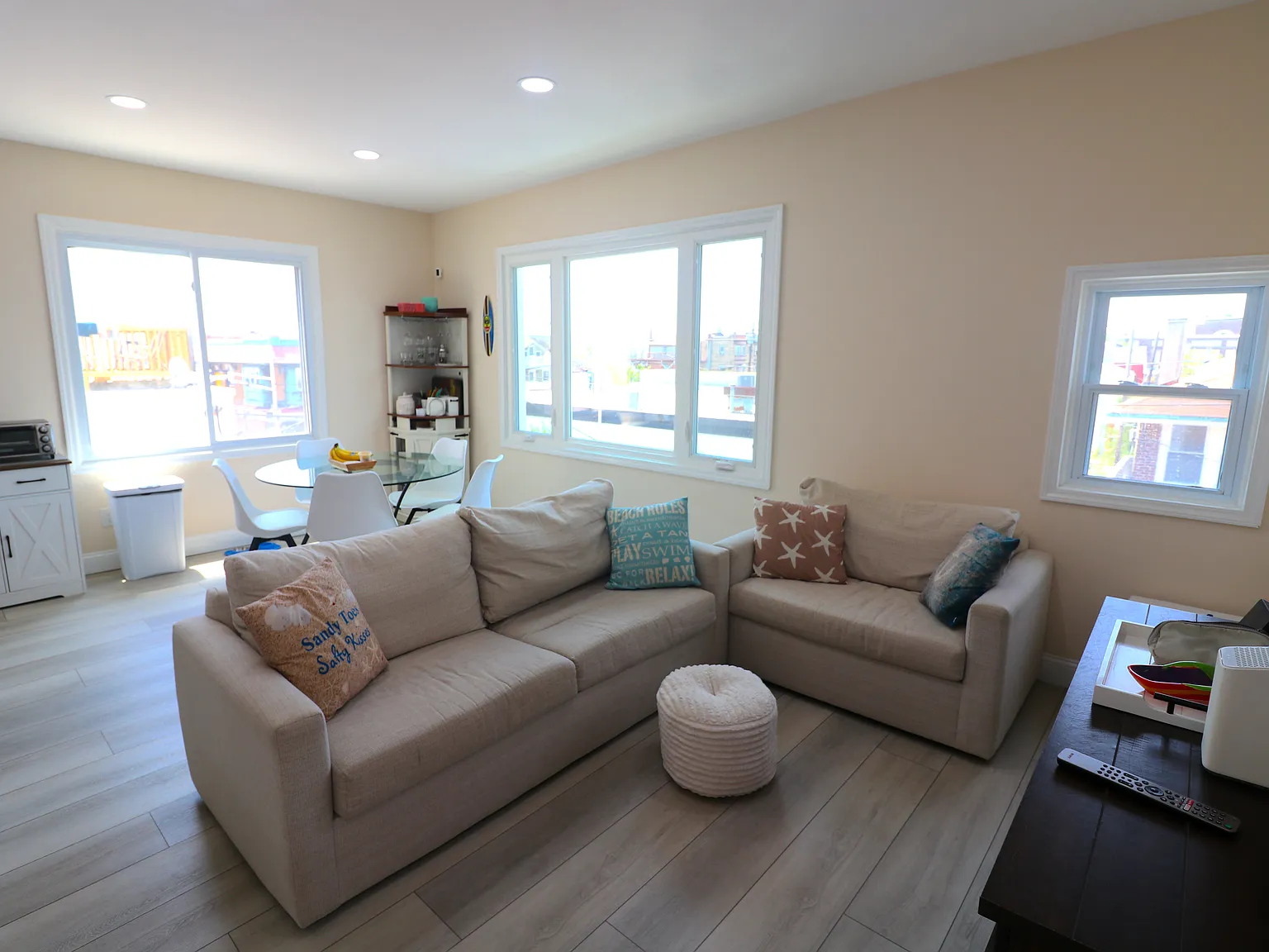 2 bed, 736 sqft, $1,500 — Photo 2