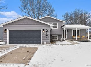 3744 Barberry Cir, Wixom, MI 48393