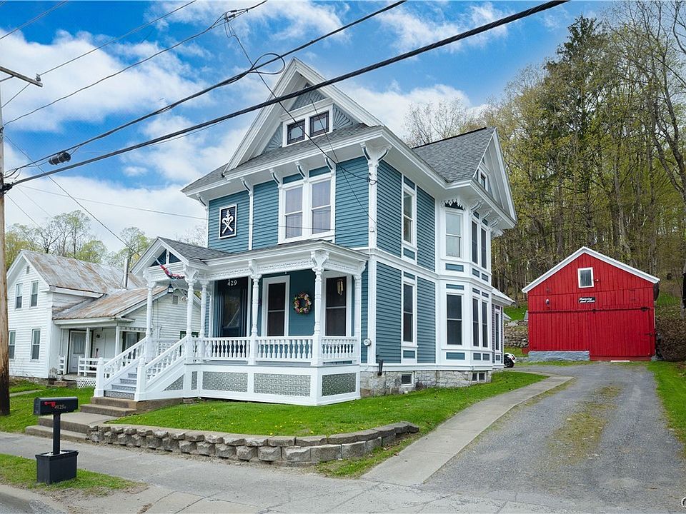 1st image of 429 Main St