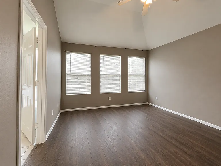 2314 Village Leaf Dr — Photo 9