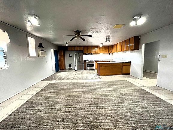3rd image of 53 Underwood Blvd