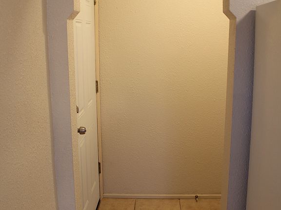 4th image of 404 Rosewood St
