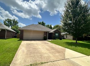 1656 Williamsburg Dr, Bossier City, LA 71112