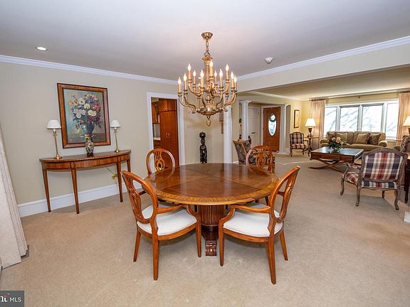 5th image of 1004 Spring Valley Rd