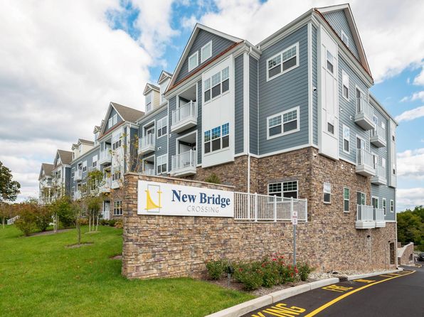 New Bridge Crossing, 230 Kinderkamack Rd, River Edge, NJ 07661