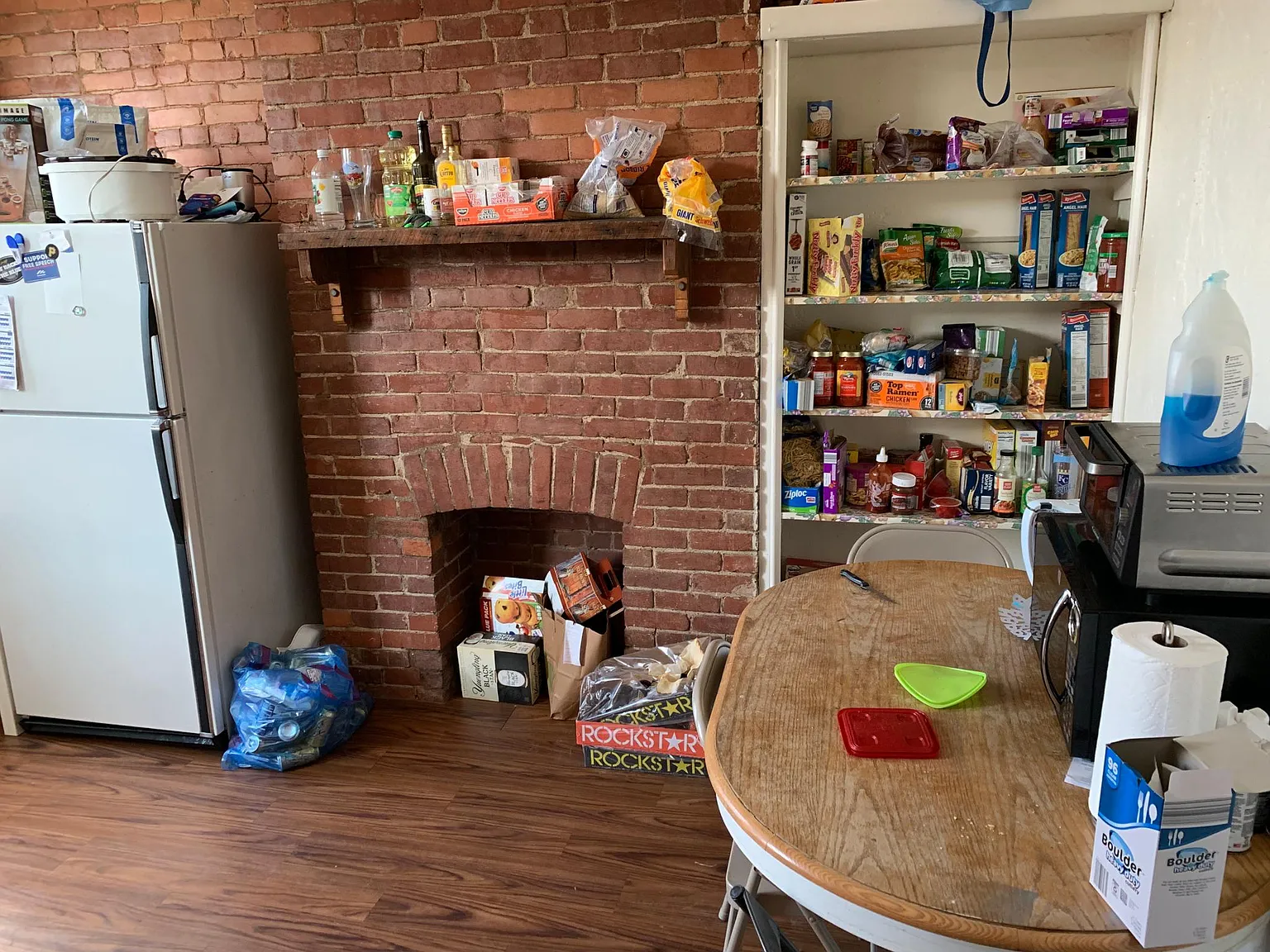 4 bed, 2300 sqft, $3,500 — Photo 2