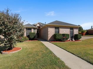 5860 Pearl Oyster Ln, Fort Worth, TX 76179