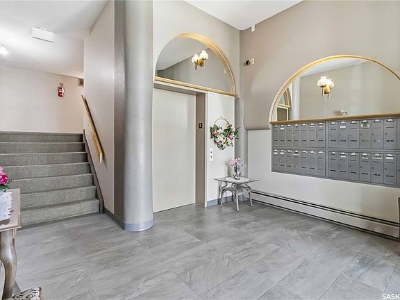 4th image of UNIT 306-910 9TH STREET E
