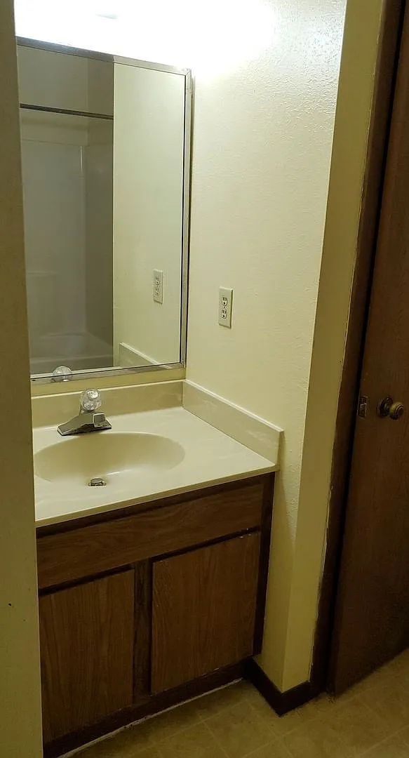 Oconto Avenue Apts., LLC — Photo 4