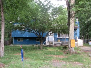 126 Roundhill Rd, Dingmans Ferry, PA 18328