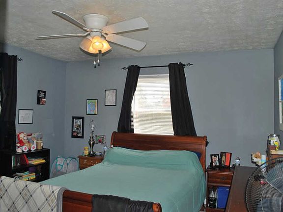 2nd image of 323 Edgewood Dr